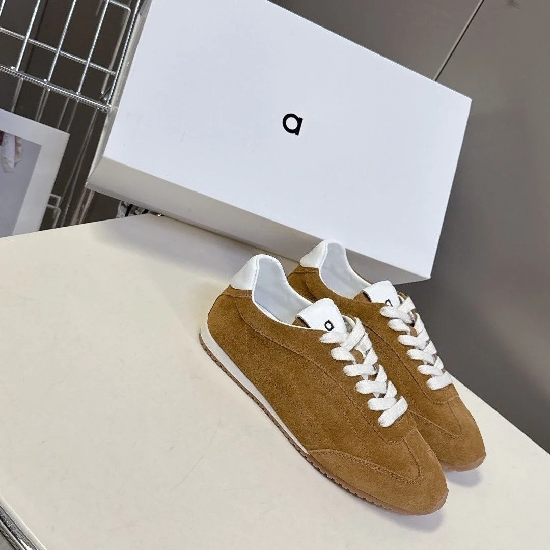 Leather Sneaker Care Kit - European-style Women's White Sneakers. 2026 Summer